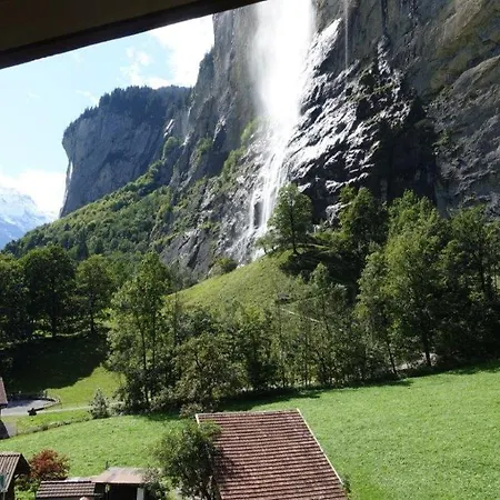Staubbach Amazing Waterfall View Lauterbrunnen